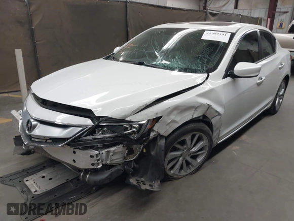 2018 Acura ILX with VIN 19UDE2F30JA002215, listed as a IAAI auction lot 41989391 with 39,816 mi miles and . Bid and sale history available at carsss.com. Image 18.