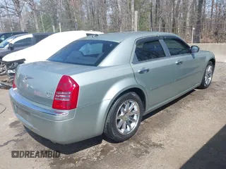 2006 Chrysler 300 C with VIN 2C3LA63H06H105774, listed as a IAAI auction lot 41918634 with 319,232 mi miles. Bid and sale history available at carsss.com. Image 4.