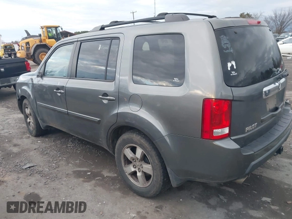 2009 Honda Pilot EX-L with VIN 5FNYF48679B024912, listed as a IAAI auction lot 41137972 with 286,469 mi miles and . Bid and sale history available at carsss.com. Image 3.