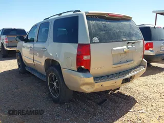 2007 Chevrolet Tahoe LTZ z VIN 1GNFK13047R144301, wystawiony jako IAAI lot #41766232 z przebiegiem 217 202 mil mil oraz . Historia ofert i sprzedaży dostępna na DreamBid. Obrazek 3.
