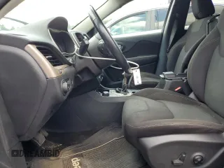 2016 Jeep Cherokee Altitude z VIN 1C4PJMCB3GW121564, wystawiony jako Copart lot #63773795 z przebiegiem 86 102 mil mil oraz Szkoda całkowita • Salvage title. Historia ofert i sprzedaży dostępna na DreamBid. Obrazek 7.