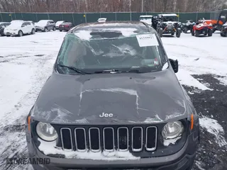 2018 Jeep Renegade Upland Edition with VIN ZACCJBABXJPJ39437, listed as a IAAI auction lot 41259927 with 139,677 mi miles. Bid and sale history available at carsss.com. Image 6.