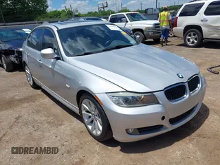 2011 BMW 3 Series 328i с VIN WBAPH7G54BNM56927, выставлен на аукционе IAAI как лот 42392046 с пробегом 120 933 миль миль и . История ставок и продаж доступна на DreamBid. Изображение 1.