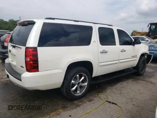 2008 Chevrolet Suburban LT w/2LT with VIN 1GNFK16328R193634, listed as a Copart auction lot 68741644 with 265,320 mi miles and Salvage Title. Bid and sale history available at carsss.com. Image 3.