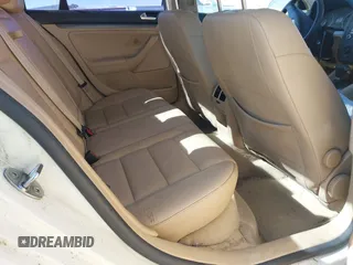 2007 Volkswagen Jetta с VIN 3VWSG81K27M010455, выставлен на аукционе IAAI как лот 41629842 с пробегом 212 750 миль миль и . История ставок и продаж доступна на DreamBid. Изображение 8.