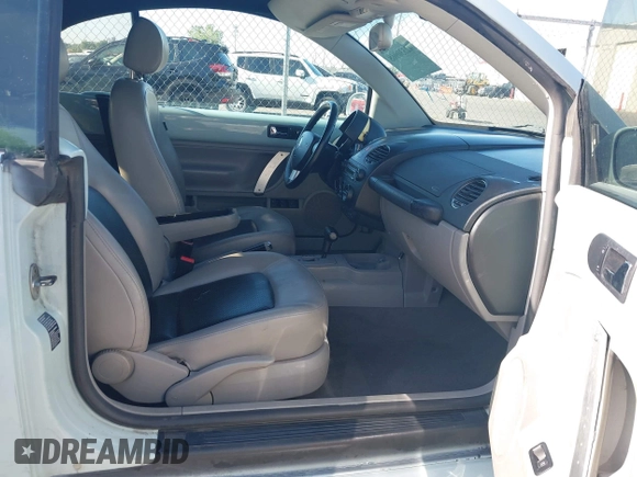 2006 Volkswagen Beetle with VIN 3VWSF31YX6M323407, listed as a IAAI auction lot 42330968 with 172,664 mi miles and . Bid and sale history available at DreamBid. Image 5.