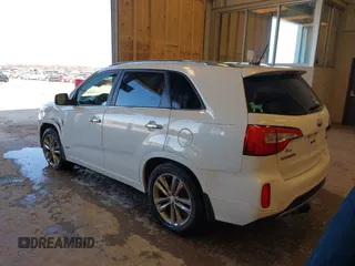 2014 Kia Sorento SX Limited with VIN 5XYKWDA72EG438837, listed as a IAAI auction lot 41413408 with 180,904 mi miles. Bid and sale history available at carsss.com. Image 3.