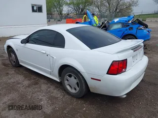 2000 Ford Mustang z VIN 1FAFP4049YF225998, wystawiony jako IAAI lot #42130804 z przebiegiem 167 288 mil mil oraz . Historia ofert i sprzedaży dostępna na DreamBid. Obrazek 3.