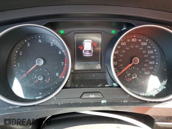 2020 Volkswagen Tiguan SE z VIN 3VV3B7AX9LM083040, wystawiony jako Copart lot #49855254 z przebiegiem 76 171 mil mil oraz Nie do naprawy • Non repairable. Historia ofert i sprzedaży dostępna na DreamBid. Obrazek 9.