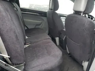 2013 Kia Sorento LX with VIN 5XYKTDA20DG368086, listed as a Copart auction lot 36866124 with 182,583 mi miles and Salvage Title. Bid and sale history available at carsss.com. Image 11.