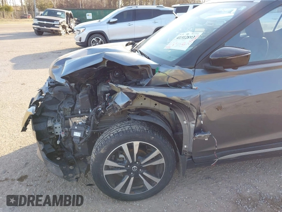 2019 Nissan Kicks S with VIN 3N1CP5CU2KL556291, listed as a IAAI auction lot 41312893 with 51,081 mi miles. Bid and sale history available at carsss.com. Image 6.