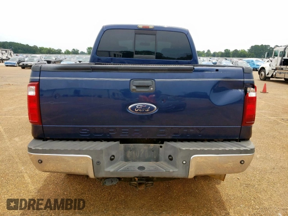 2008 Ford F-250 XL z VIN 1FTSW21R58ED32756, wystawiony jako Copart lot #60530325 z przebiegiem 165 089 mil mil oraz Czysty tytuł • Clean title. Historia ofert i sprzedaży dostępna na DreamBid. Obrazek 6.