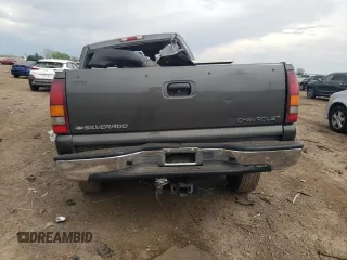2002 Chevrolet Silverado 1500HD LS z VIN 1GCGC13U22F161668, wystawiony jako Copart lot #53289994 z przebiegiem Nie podano mil oraz Szkoda całkowita • Salvage title. Historia ofert i sprzedaży dostępna na DreamBid. Obrazek 6.