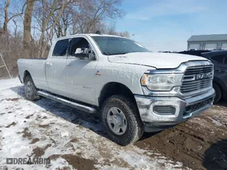 2019 Ram 2500 Big Horn with VIN 3C6UR5JL3KG537805, listed as a IAAI auction lot 41610861 with 207,343 mi miles. Bid and sale history available at carsss.com. Image 1.