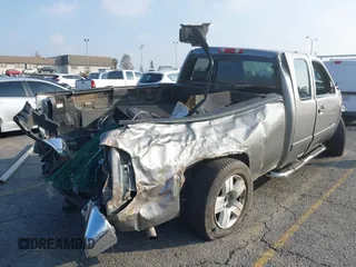 2007 Chevrolet Silverado 1500 LT w/1LT with VIN 2GCEC19J671681715, listed as a IAAI auction lot 41460453 with 119,714 mi miles. Bid and sale history available at carsss.com. Image 4.