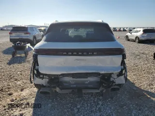 2024 Porsche Cayenne z VIN WP1AA2AY4RDA08608, wystawiony jako Copart lot #45282695 z przebiegiem Nie podano mil oraz Szkoda całkowita • Salvage title. Historia ofert i sprzedaży dostępna na DreamBid. Obrazek 6.
