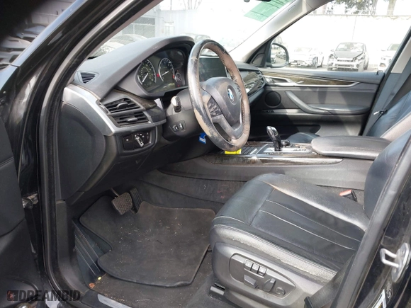 2015 BMW X5 sDrive35i with VIN 5UXKR2C54F0H35124, listed as a IAAI auction lot 41885474 with 88,865 mi miles. Bid and sale history available at carsss.com. Image 19.