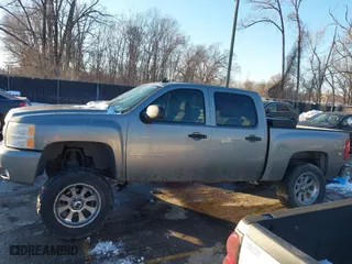 2007 Chevrolet Silverado 1500 LTZ with VIN 2GCEK13M071566615, listed as a IAAI auction lot 41268461 with 179,539 mi miles. Bid and sale history available at carsss.com. Image 15.