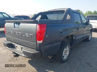2004 Chevrolet Avalanche Z66 with VIN 3GNEC12T44G143228, listed as a IAAI auction lot 42773621 with 235,336 mi miles and . Bid and sale history available at DreamBid. Image 4.