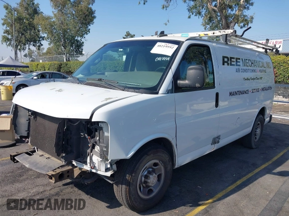 2018 Chevrolet Express Cargo with VIN 1GCWGAFP3J1343798, listed as a IAAI auction lot 40219592 with 121,288 mi miles and . Bid and sale history available at DreamBid. Image 18.