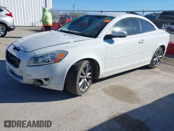 2012 Volvo C70 T5 with VIN YV1672MC4CJ125517, listed as a IAAI auction lot 41732009 with 122,956 mi miles. Bid and sale history available at carsss.com. Image 17.