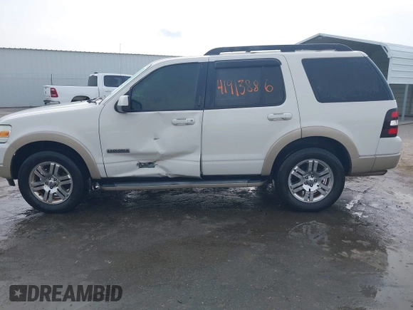 2008 Ford Explorer Eddie Bauer with VIN 1FMEU74E68UA47414, listed as a IAAI auction lot 41913886 with 135,349 mi miles. Bid and sale history available at carsss.com. Image 14.