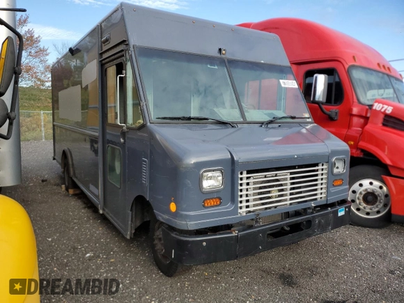 2019 Ford E-Series Commercial z VIN 1FC3E4K66KDC51737, wystawiony jako Copart lot #72650054 z przebiegiem 52 965 mil mil oraz Szkody całkowita. Historia ofert i sprzedaży dostępna na DreamBid. Obrazek 1.