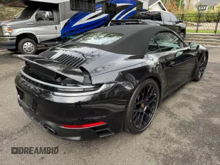 2022 Porsche 911 Carrera S z VIN WP0CB2A90NS244999, wystawiony jako Copart lot #56801295 z przebiegiem 1735 mil mil oraz Nie do naprawy. Historia ofert i sprzedaży dostępna na DreamBid. Obrazek 4.
