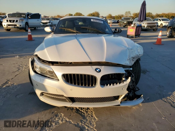 2014 BMW Z4 sDrive28i with VIN WBALL5C52EJ105050, listed as a Copart auction lot 82925334 with 0 mi miles and Salvage Title. Bid and sale history available at carsss.com. Image 5.
