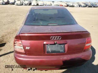 2000 Audi S4 z VIN WAUDD68DXYA127728, wystawiony jako Copart lot #75094394 z przebiegiem 164 612 mil mil oraz Szkody całkowita. Historia ofert i sprzedaży dostępna na DreamBid. Obrazek 6.