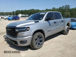 2025 Ram 1500 Big Horn z VIN 1C6RREFP5SN590689, wystawiony jako Copart lot #56592655 z przebiegiem 30 312 mil mil oraz Szkoda całkowita • Salvage title. Historia ofert i sprzedaży dostępna na DreamBid. Obrazek 1.