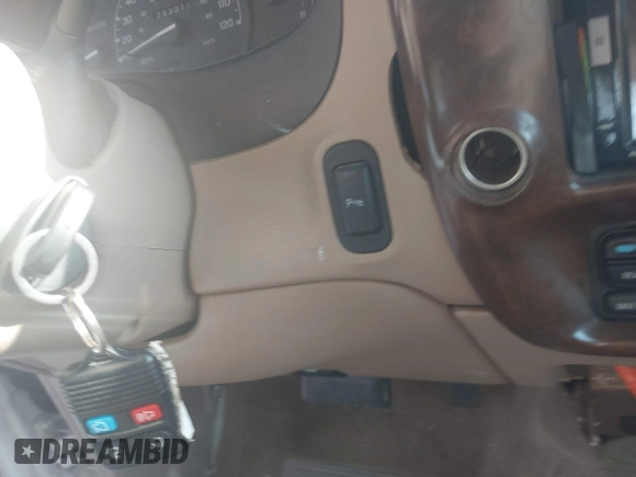 2000 Ford Explorer with VIN 1FMDU65P0YZB88259, listed as a IAAI auction lot 41527977 with 253,013 mi miles and . Bid and sale history available at DreamBid. Image 11.