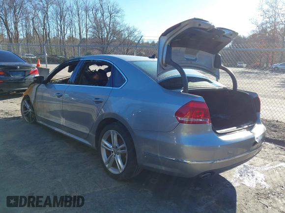 2014 Volkswagen Passat SE z VIN 1VWBN7A34EC039575, wystawiony jako IAAI lot #41234780 z przebiegiem Nie podano mil oraz . Historia ofert i sprzedaży dostępna na DreamBid. Obrazek 3.