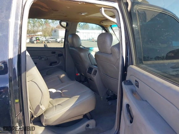 2005 Chevrolet Avalanche Z71 with VIN 3GNEK12Z05G224820, listed as a IAAI auction lot 41604340 with 1 mi miles. Bid and sale history available at carsss.com. Image 8.
