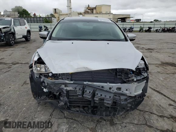 2017 Ford Focus SE z VIN 1FADP3F28HL270925, wystawiony jako Copart lot #56149505 z przebiegiem 27 544 mil mil oraz Szkoda całkowita • Salvage title. Historia ofert i sprzedaży dostępna na DreamBid. Obrazek 5.