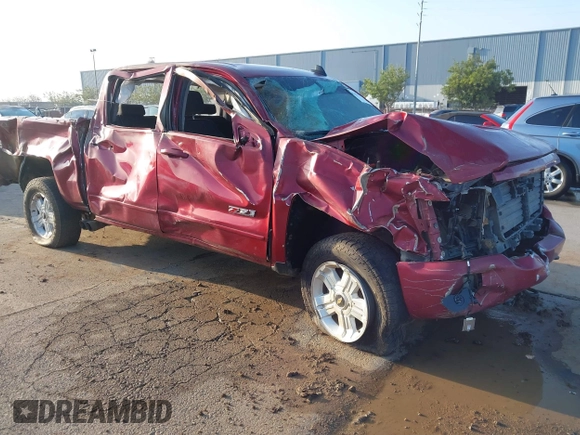 2018 Chevrolet Silverado 1500 LT with VIN 3GCUKREC4JG386597, listed as a IAAI auction lot 41355322 with Not Provided miles. Bid and sale history available at carsss.com. Image 1.