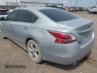 2015 Nissan Altima S with VIN 1N4AL3AP4FC581542, listed as a IAAI auction lot 42144435 with 147,698 mi miles and . Bid and sale history available at DreamBid. Image 3.