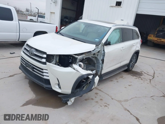2019 Toyota Highlander SE with VIN 5TDKZRFH3KS366017, listed as a IAAI auction lot 40986322 with 67,313 mi miles and . Bid and sale history available at DreamBid. Image 17.