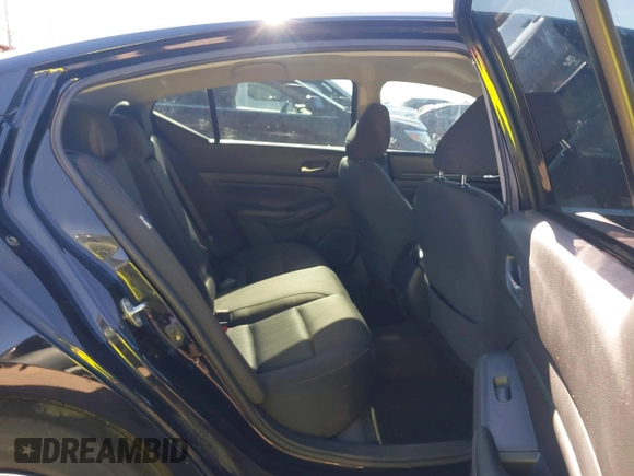 2020 Nissan Altima 2.5 S with VIN 1N4BL4BV2LC209412, listed as a IAAI auction lot 40852991 with 68,656 mi miles. Bid and sale history available at carsss.com. Image 8.