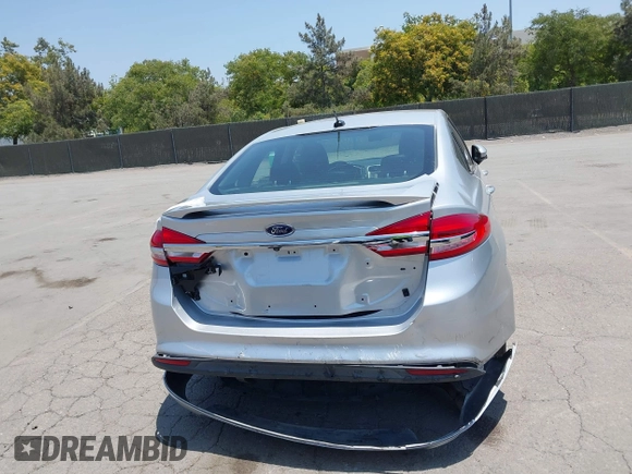2017 Ford Fusion Hybrid SE с VIN 3FA6P0LU5HR285381, выставлен на аукционе IAAI как лот 42597789 с пробегом 129 662 миль миль и . История ставок и продаж доступна на DreamBid. Изображение 6.