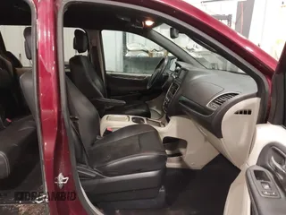 2019 Dodge Grand Caravan SXT with VIN 2C4RDGCG9KR678235, listed as a IAAI auction lot 41864931 with 127,848 mi miles and . Bid and sale history available at DreamBid. Image 5.