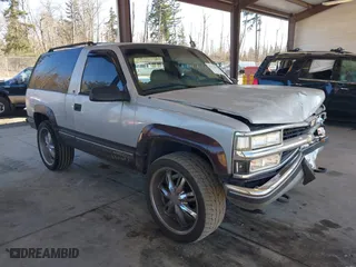 1996 Chevrolet Tahoe with VIN 3GNEK18R5TG157667, listed as a IAAI auction lot 41677181 with 190,849 mi miles. Bid and sale history available at carsss.com. Image 1.