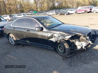 2012 Mercedes-Benz C 300 Sport с VIN WDDGF8BB7CR198950, выставлен на аукционе IAAI как лот 42138119 с пробегом Не указан миль и . История ставок и продаж доступна на DreamBid. Изображение 12.