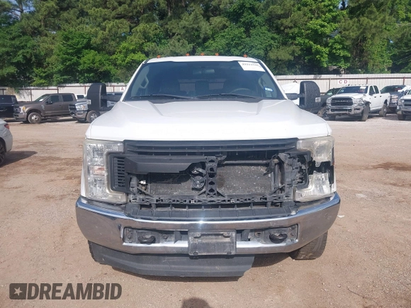 2017 Ford F-350 Lariat z VIN 1FT8W3DT7HEF47398, wystawiony jako IAAI lot #42211536 z przebiegiem 170 129 mil mil oraz . Historia ofert i sprzedaży dostępna na DreamBid. Obrazek 19.