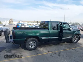2002 GMC Sierra 1500 SLE z VIN 2GTEC19V121150546, wystawiony jako IAAI lot #40974798 z przebiegiem Nie podano mil oraz . Historia ofert i sprzedaży dostępna na DreamBid. Obrazek 13.