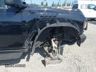 2023 Ford Bronco Raptor z VIN 1FMEE5JR4PLB08305, wystawiony jako IAAI lot #42114663 z przebiegiem 30 505 mil mil oraz . Historia ofert i sprzedaży dostępna na DreamBid. Obrazek 6.