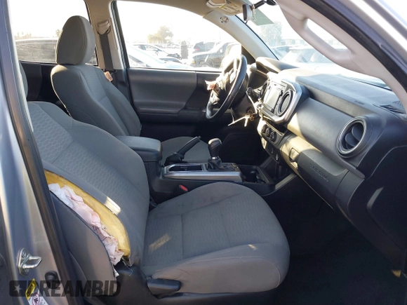 2016 Toyota Tacoma SR5 with VIN 5TFAX5GN7GX068344, listed as a IAAI auction lot 41337672 with 51,914 mi miles. Bid and sale history available at carsss.com. Image 5.