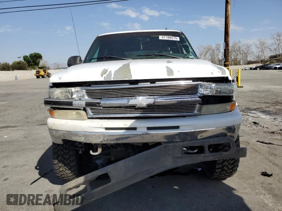 2002 Chevrolet Tahoe Z71 with VIN 1GNEK13T72R237845, listed as a Copart auction lot 47199575 with 187,318 mi miles and Salvage Title. Bid and sale history available at carsss.com. Image 5.
