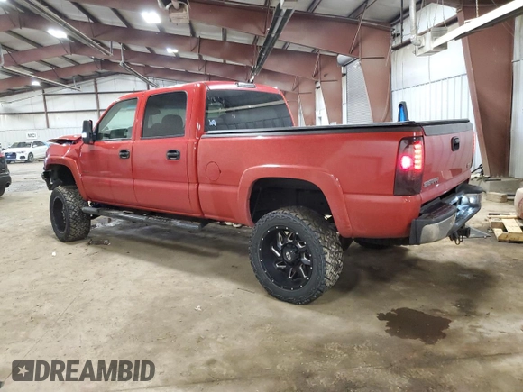 2005 GMC Sierra 2500HD SLT z VIN 1GTHK23245F877195, wystawiony jako Copart lot #41645515 z przebiegiem 175 432 mil mil oraz Czysty tytuł • Clean title. Historia ofert i sprzedaży dostępna na DreamBid. Obrazek 2.