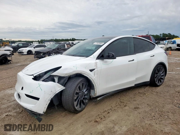 2024 Tesla Model Y Performance z VIN 7SAYGDEF0RA266605, wystawiony jako Copart lot #57820905 z przebiegiem Nie podano mil oraz Szkoda całkowita • Salvage title. Historia ofert i sprzedaży dostępna na DreamBid. Obrazek 1.